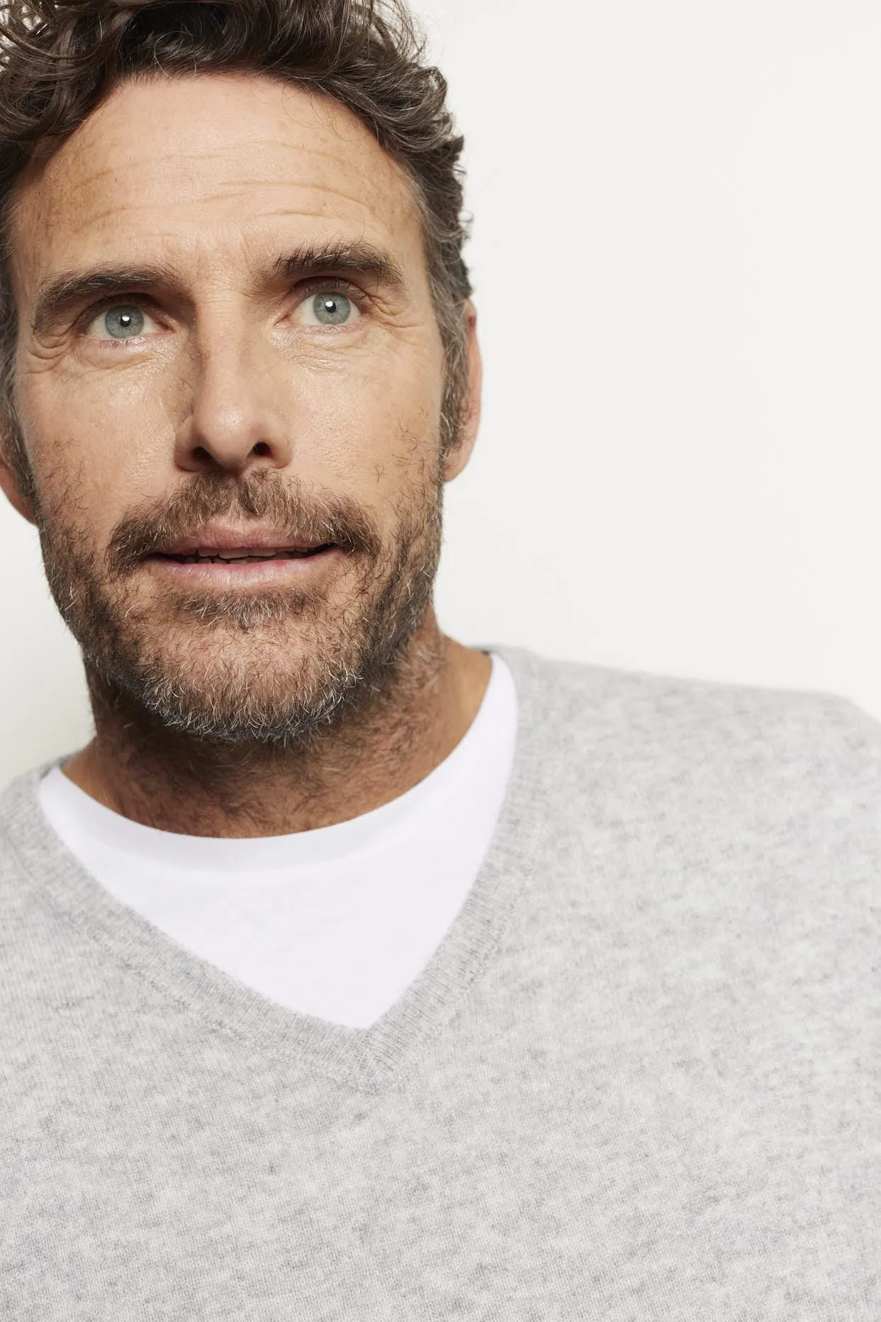 Alex Cashmere Sweater in Grey