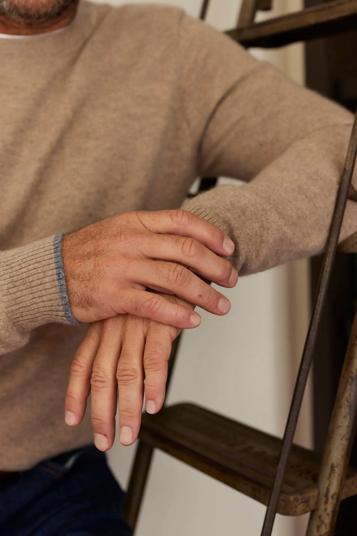 Jules Cashmere Sweater in Walnut
