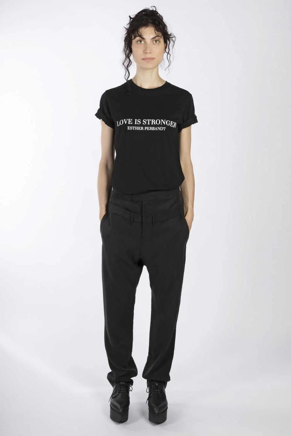 LOVE IS STRONGER - Statement T-shirt